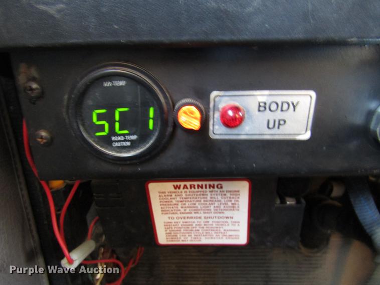 image for item DE5914 2002 International 4900 dump truck