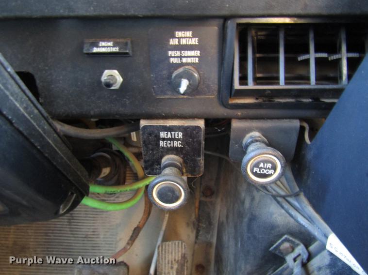 image for item DE5914 2002 International 4900 dump truck