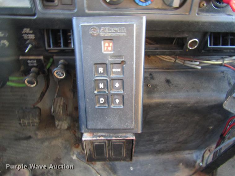 image for item DE5914 2002 International 4900 dump truck