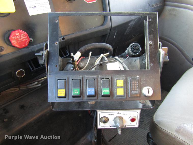 image for item DE5914 2002 International 4900 dump truck