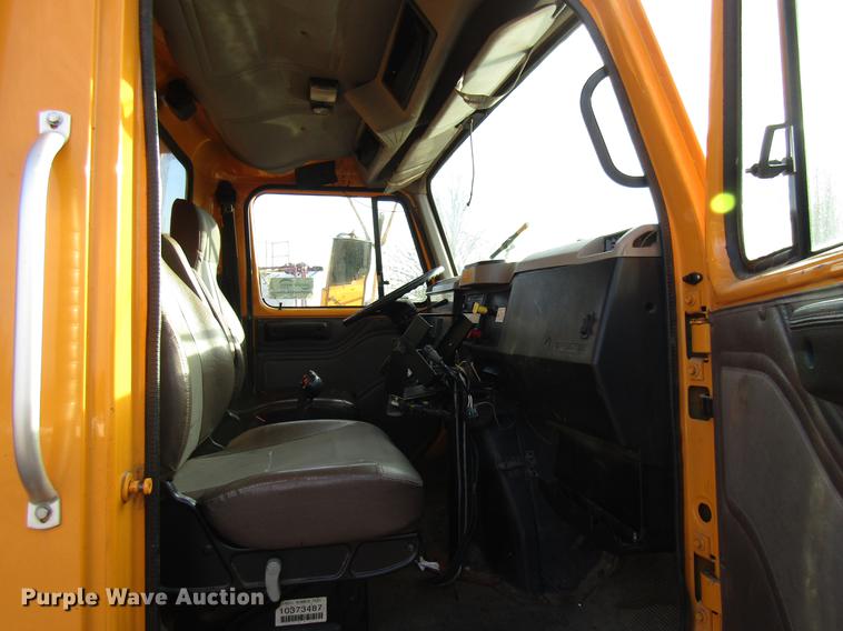 image for item DE5914 2002 International 4900 dump truck