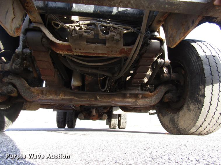 image for item DE5914 2002 International 4900 dump truck