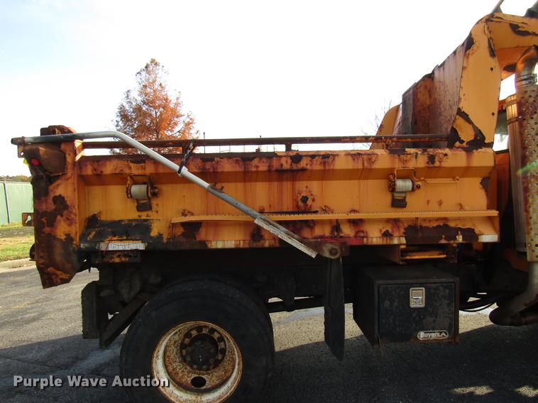 image for item DE5914 2002 International 4900 dump truck