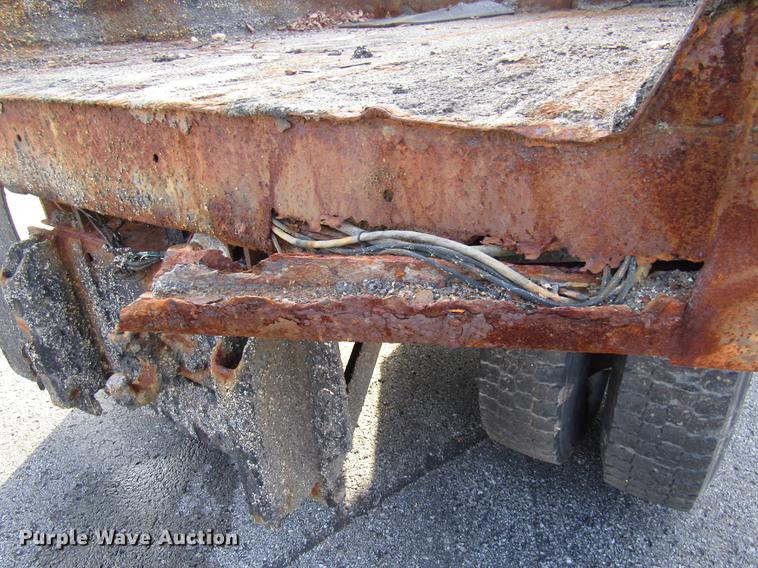 image for item DE5914 2002 International 4900 dump truck