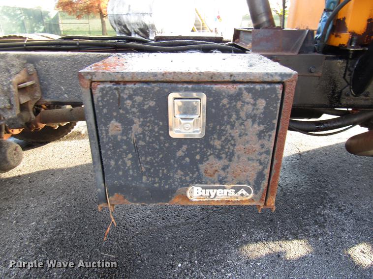 image for item DE5914 2002 International 4900 dump truck