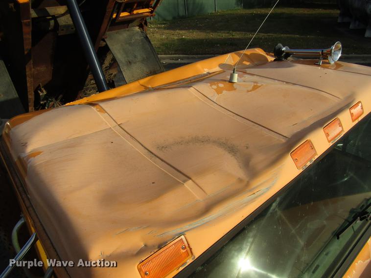 image for item DE5914 2002 International 4900 dump truck