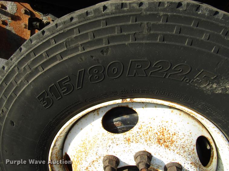 image for item DE5914 2002 International 4900 dump truck