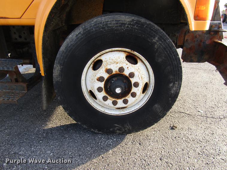 image for item DE5914 2002 International 4900 dump truck