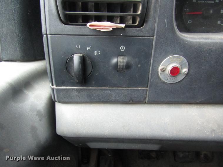 image for item DE5916 2006 Ford F450 Super Duty Crew Cab dump truck