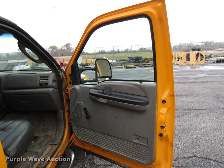 image for item DE5916 2006 Ford F450 Super Duty Crew Cab dump truck