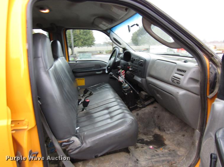 image for item DE5916 2006 Ford F450 Super Duty Crew Cab dump truck