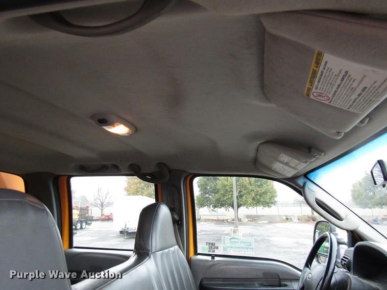 image for item DE5916 2006 Ford F450 Super Duty Crew Cab dump truck