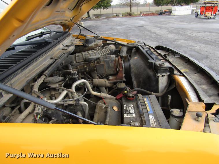 image for item DE5916 2006 Ford F450 Super Duty Crew Cab dump truck