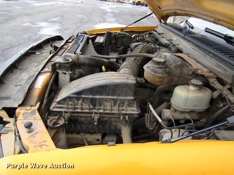 image for item DE5916 2006 Ford F450 Super Duty Crew Cab dump truck