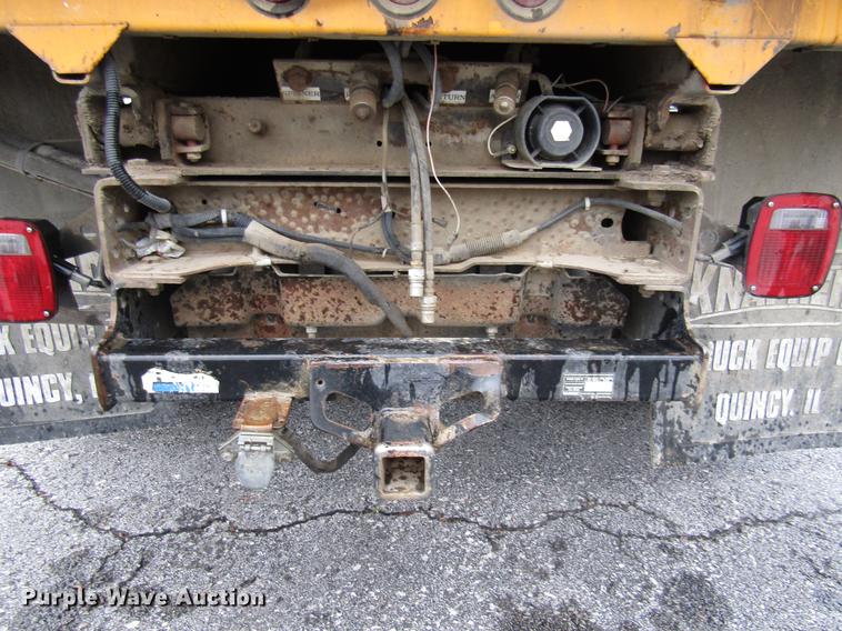 image for item DE5916 2006 Ford F450 Super Duty Crew Cab dump truck