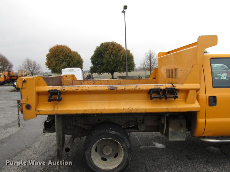 image for item DE5916 2006 Ford F450 Super Duty Crew Cab dump truck