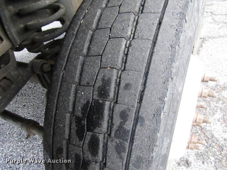 image for item DE5916 2006 Ford F450 Super Duty Crew Cab dump truck