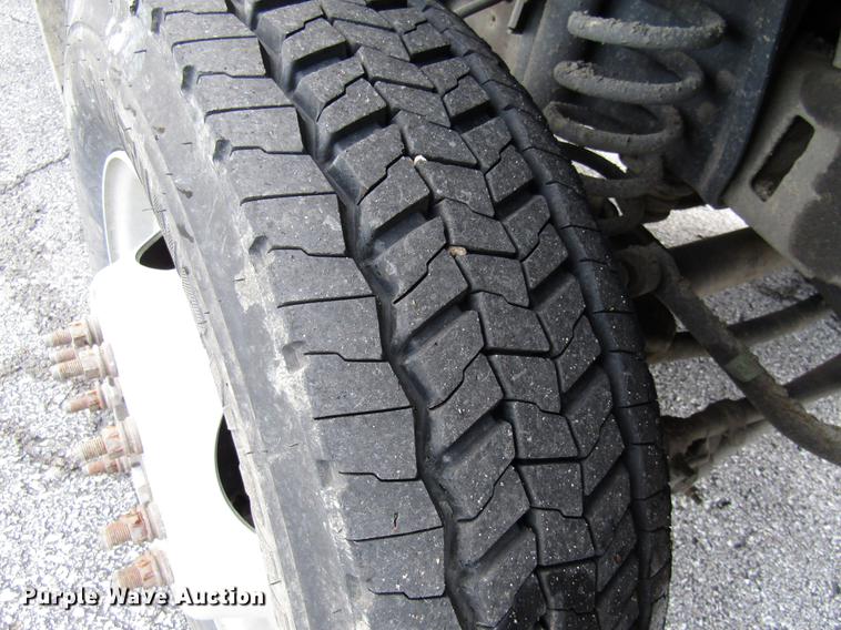 image for item DE5916 2006 Ford F450 Super Duty Crew Cab dump truck