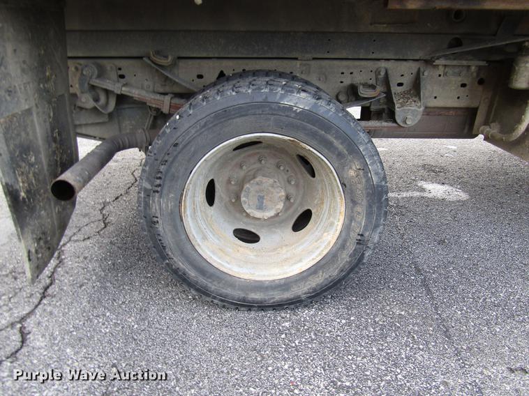 image for item DE5916 2006 Ford F450 Super Duty Crew Cab dump truck
