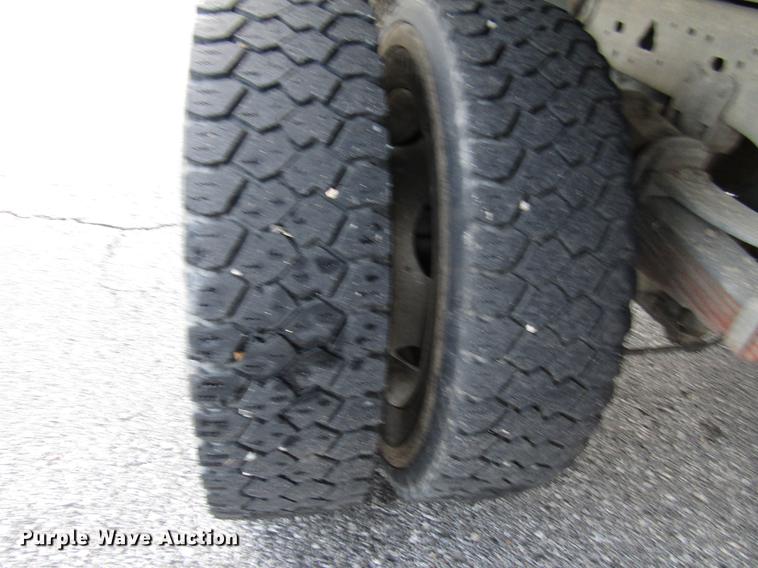 image for item DE5916 2006 Ford F450 Super Duty Crew Cab dump truck