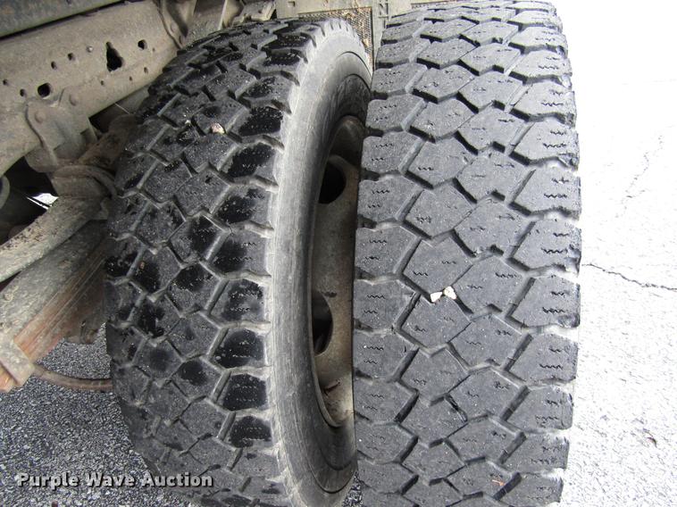 image for item DE5916 2006 Ford F450 Super Duty Crew Cab dump truck