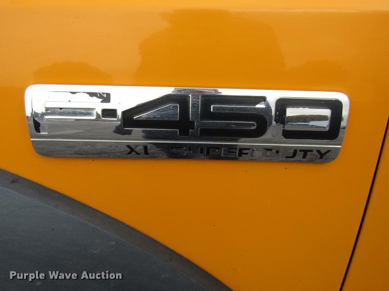 image for item DE5916 2006 Ford F450 Super Duty Crew Cab dump truck