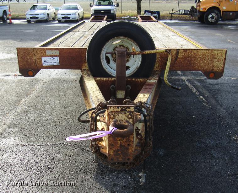 image for item DE5917 1997 Towmaster CC-20 equipment trailer