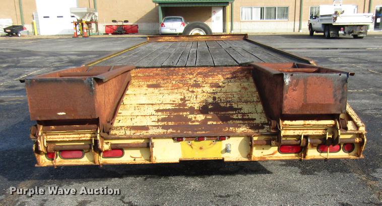 image for item DE5917 1997 Towmaster CC-20 equipment trailer