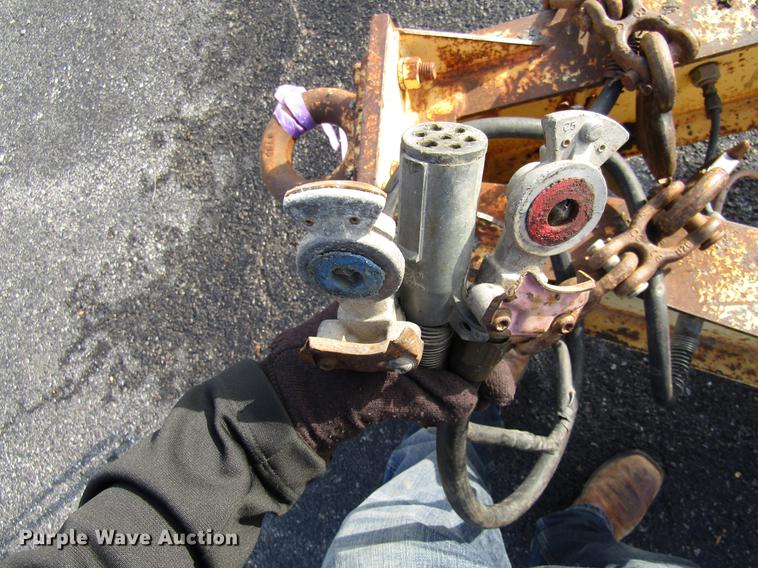 image for item DE5917 1997 Towmaster CC-20 equipment trailer