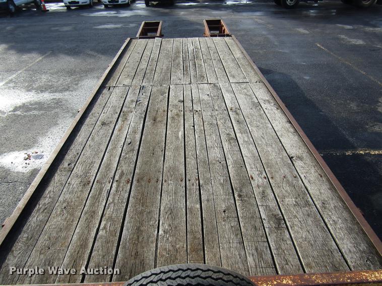 image for item DE5917 1997 Towmaster CC-20 equipment trailer