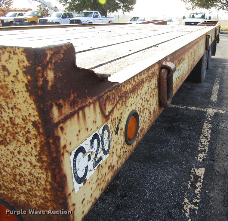 image for item DE5917 1997 Towmaster CC-20 equipment trailer