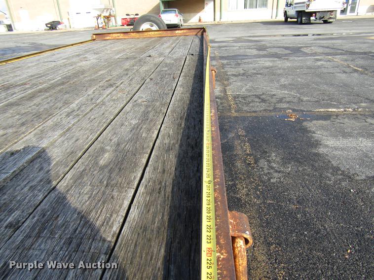 image for item DE5917 1997 Towmaster CC-20 equipment trailer