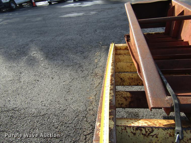 image for item DE5917 1997 Towmaster CC-20 equipment trailer