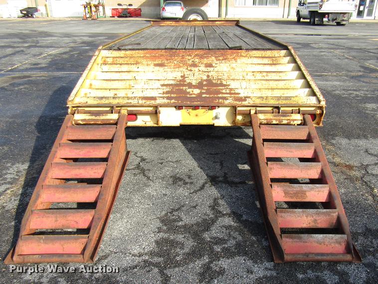image for item DE5917 1997 Towmaster CC-20 equipment trailer