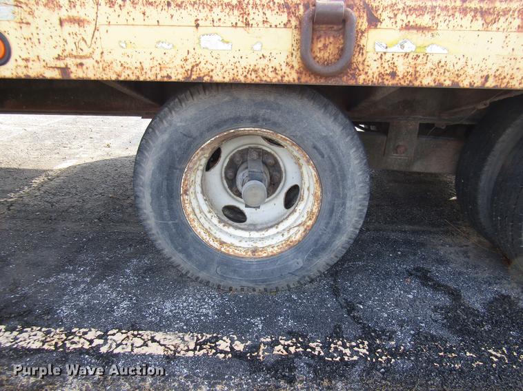 image for item DE5917 1997 Towmaster CC-20 equipment trailer
