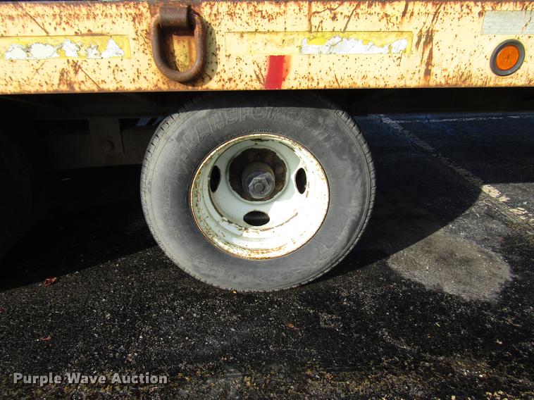 image for item DE5917 1997 Towmaster CC-20 equipment trailer