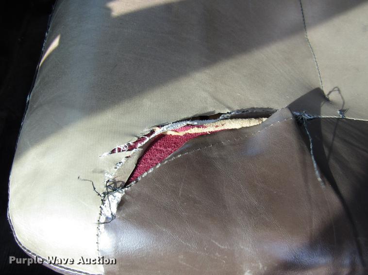 image for item DE5919 2002 International dump truck