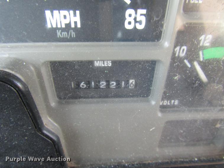 image for item DE5919 2002 International dump truck