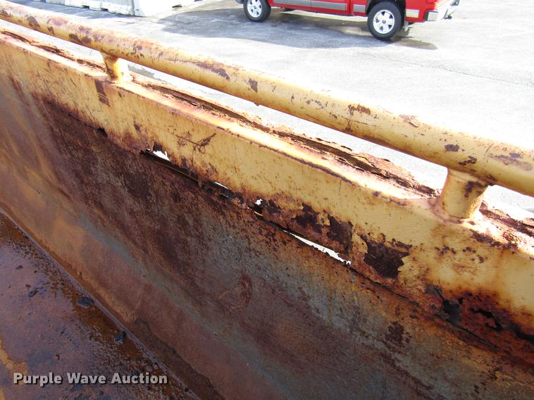 image for item DE5919 2002 International dump truck