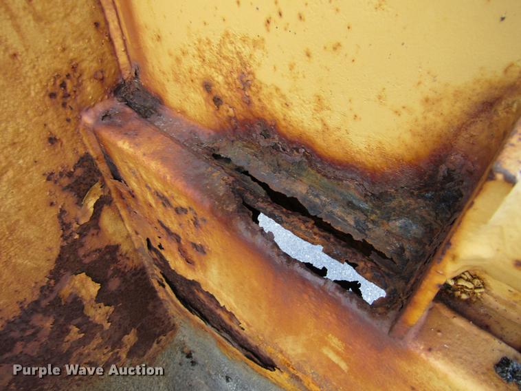 image for item DE5919 2002 International dump truck