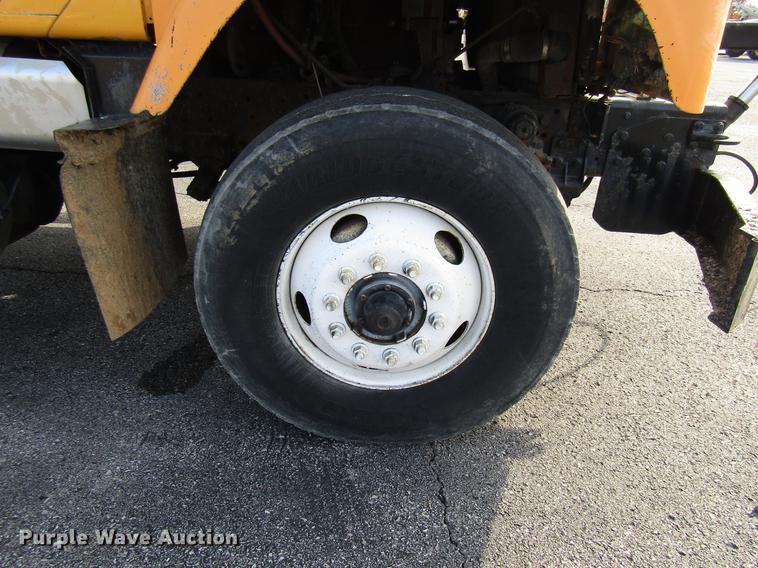 image for item DE5919 2002 International dump truck