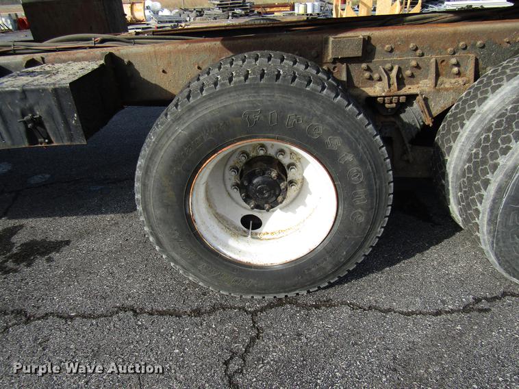 image for item DE5919 2002 International dump truck