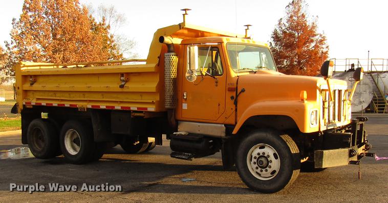 image for item DE5920 2002 International 2554 dump truck