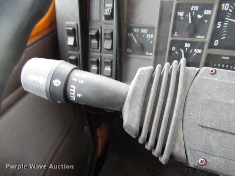 image for item DE5920 2002 International 2554 dump truck