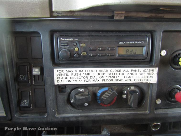 image for item DE5920 2002 International 2554 dump truck