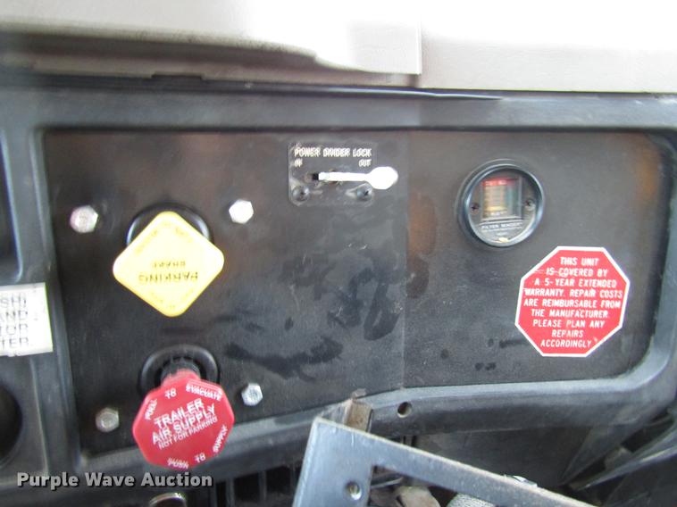 image for item DE5920 2002 International 2554 dump truck