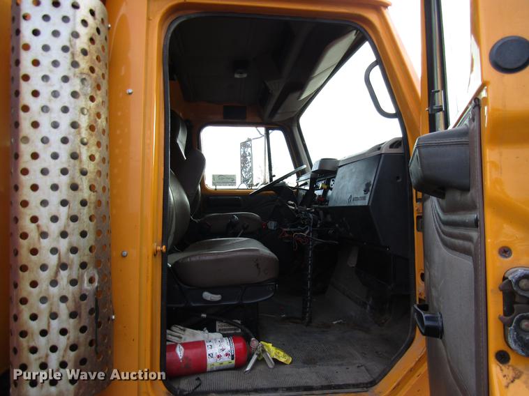 image for item DE5920 2002 International 2554 dump truck