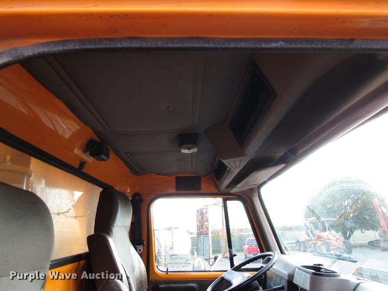 image for item DE5920 2002 International 2554 dump truck