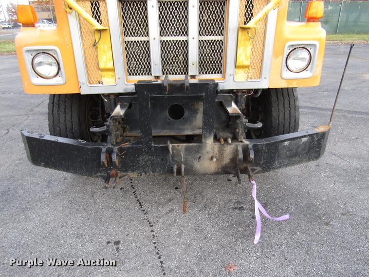 image for item DE5920 2002 International 2554 dump truck