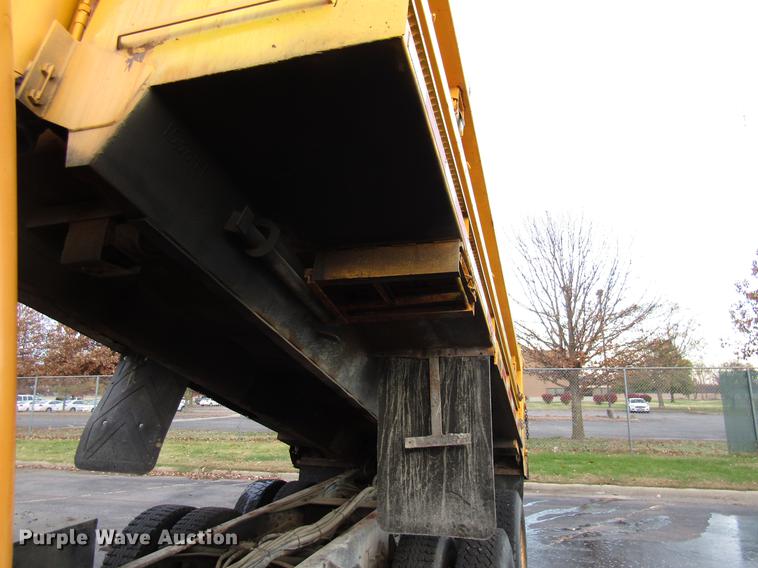 image for item DE5920 2002 International 2554 dump truck